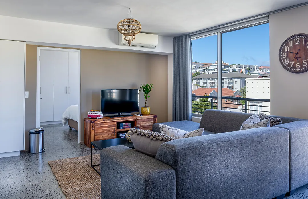 Antrim Villa By Totalstay-1
